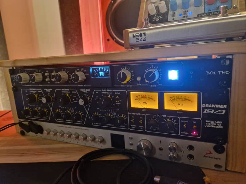 TK Audio BC1-THD Stereo Bus Compressor 2022 - Present - Black image 1
