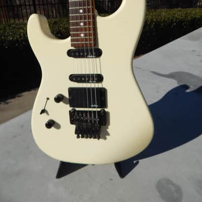 Charvel Model 3 Lefty 1988 - White Left Handed image 4
