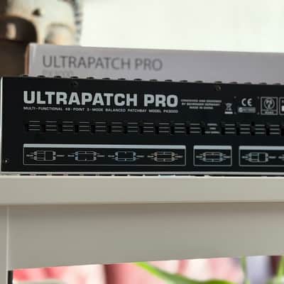 Behringer Ultrapatch Pro PX3000 48-Point TRS Patchbay 2004 - Present - Standard image 5
