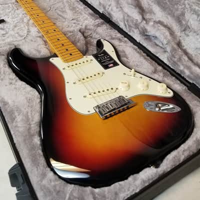Fender American Ultra Stratocaster, Maple Fingerboard, Ultraburst W/HSC image 2