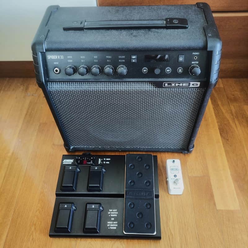 Line 6 Spider V 30 + FBV Express MkII Footswitch + Mooer Micro Looper image 1