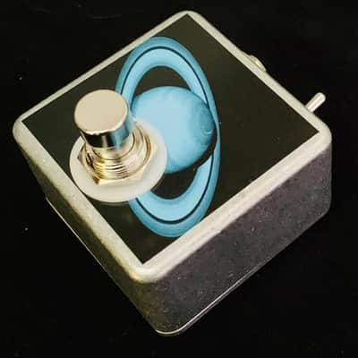 Saturnworks Micro Momentary Tap Tempo with Polarity Normally Closed + Normally Open for Boss, MXR, Line 6, EHX, & more -  Handcrafted in California image 2
