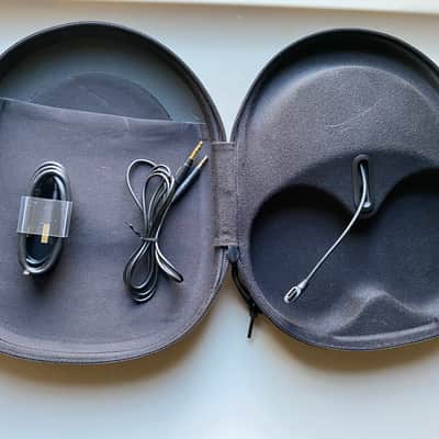 Bose Headphones 700 Wireless Noise Canceling with charging case (Read) image 9