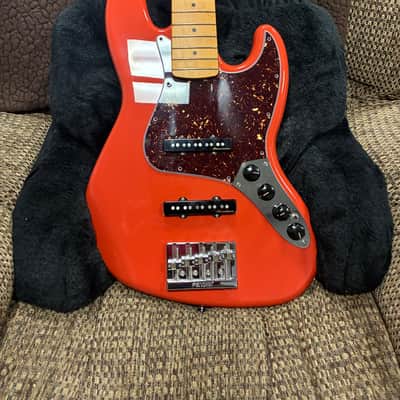 Fender Jazz Bass Player Plus Series 2021 - Fiesta Red image 3