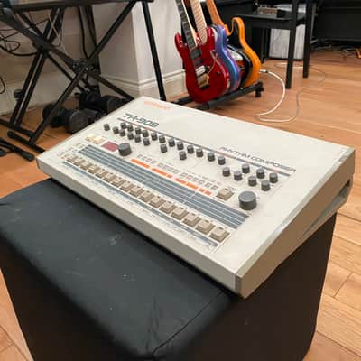 Roland TR-909 Rhythm Composer 1983 - 1985 - White image 3