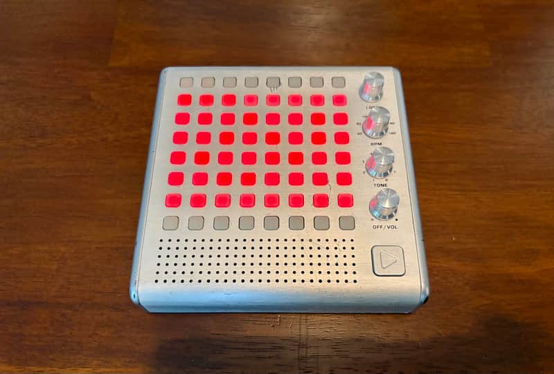 ThinkGeek Bliptronic 5000 Matrix Synthesizer image 1