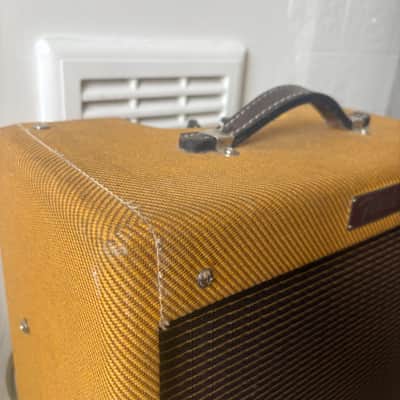 Fender Pro Junior IV 15-Watt 1x10" Guitar Combo 2018 - Present - Lacquered Tweed image 4