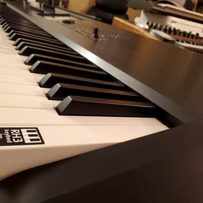 MUST SEE!!! KORG KRONOS 88 FULLY INSPECTED/SERVICED AND IN AMAZING CONDITION! image 6