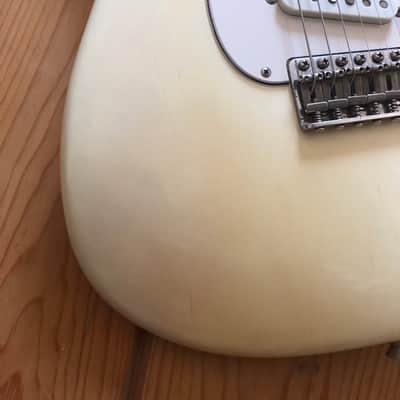 Fender Stratocaster 2007 - Vintage white image 5