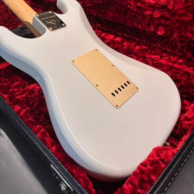 Fender Custom Shop 75th Diamond Anniversary Stratocaster – Diamond White Pearl NOS – Gold Hardware – 2021 image 4