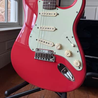 2011 Fender American Deluxe Stratocaster - Fiesta Red image 2