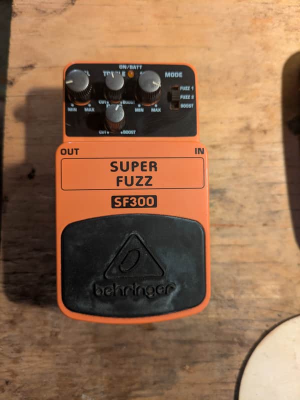 Behringer SF300 Super Fuzz Pedal - Orange