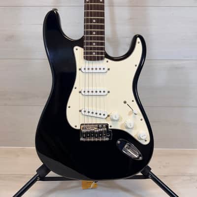 Silvertone SS-11/BK Stratocaster Style Electric Guitar – Black, Rosewood Fingerboard, Classic S-Style Tone 2002-2008 image 2