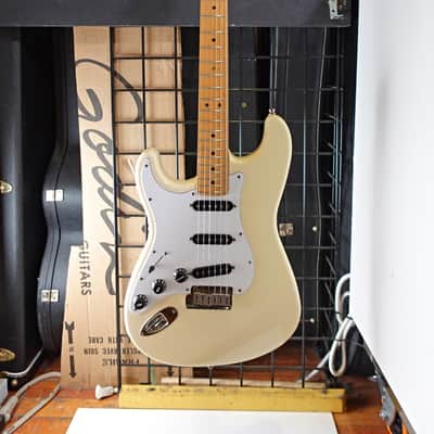 Fender American Standard Stratocaster Lefty 1995 - Arctic White image 1