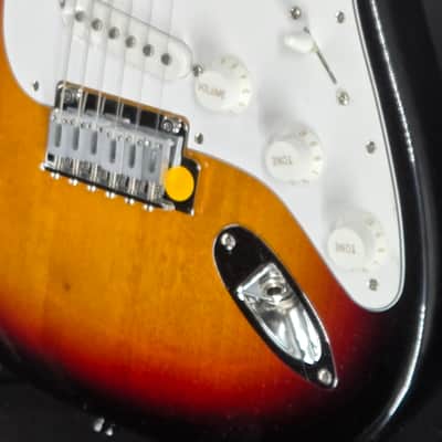 Fender Standard Stratocaster®, Laurel Fingerboard, White Pickguard, image 4