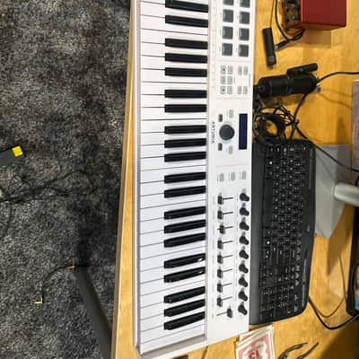 Arturia KeyLab 61 MkII MIDI Controller image 1