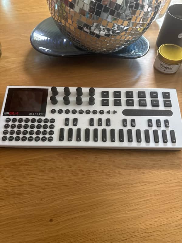 Isla Instruments Kordbot MIDI Controller 2017 - Present - White image 1
