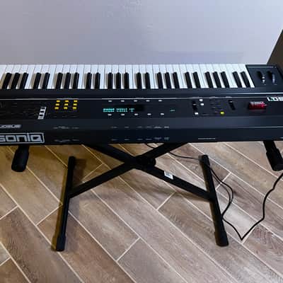 Ensoniq ESQ-1 Synthesizer with voice cartridge and original ESQ-1 Musicians Manual included image 10