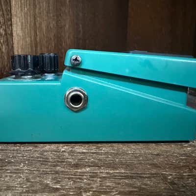 Boss TR-2 Tremolo With Box - Green image 5