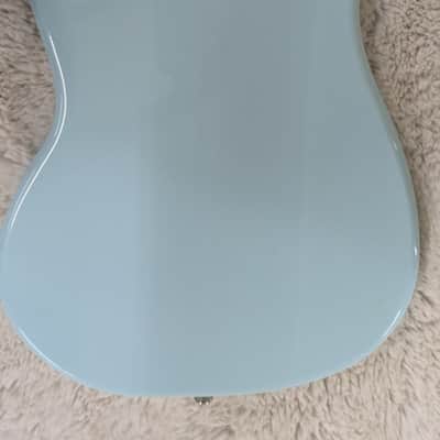 Fender Squier Classic Vibe  Series '60s Mustang, Laurel Fingerboard, Sonic Blue image 4