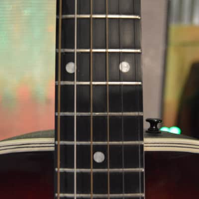 Applause by Ovation AE14-1 3-Color Sunburst w/ Chip-Board case