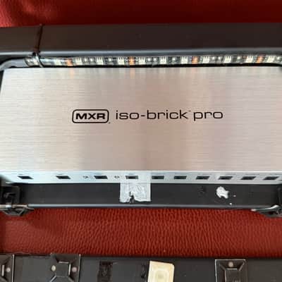 MXR M242 Iso-Brick Pro Power Supply 2024 - Present - Silver image 4