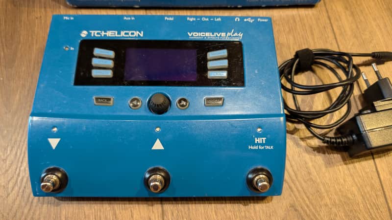 TC Helicon VoiceLive Play 2012 - 2021 Blue image 1