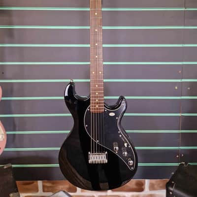 Line 6 Variax 300 Gloss Black 2005 Modelling Electric Guitar image 2