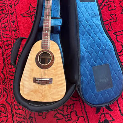 Luis Pilarte Custom Port Orford Cedar/Cocobolo Pineapple Tenor Ukulele with Reunion Blu es Structured Gig Bag 2025 - Gloss image 12