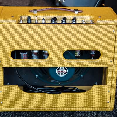 Headstrong Blue Lamp 1x12 Combo Amplifier image 5