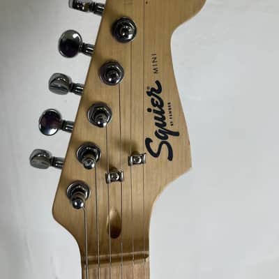 Squier Mini Stratocaster with Maple Fretboard 2011 - 2017 - Arctic White image 4