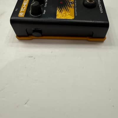 TC Helicon Voicetone T1 Adaptive Tone & Dynamic Vocal Effect Pedal + PSU image 3