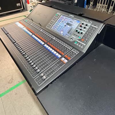Yamaha QL5 Mixing Console image 1