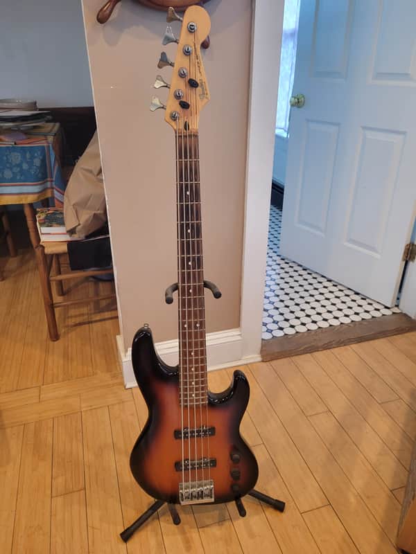 Fender  Fender Jazz Bass plus V ( 5 string with low B) 1994 - Starburst