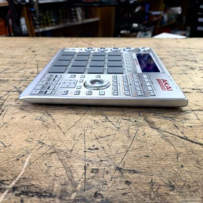 Used Akai MPC Studio Music Production Controller V1 with Bag USB Cable and THE 809 MPC Expansion CD image 9