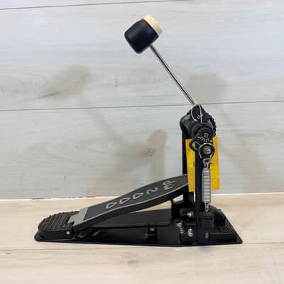 DW 2000 Series Single Bass Drum Pedal w/ 2-Way Beater 2010's image 2