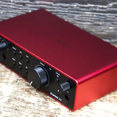 Focusrite Scarlett 2i2 4th Gen Studio-Quality 2-In / 2-Out USB Audio Interface image 5
