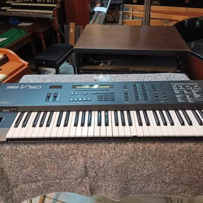 Yamaha V50 FM Synthesizer 1989 - Black image 2