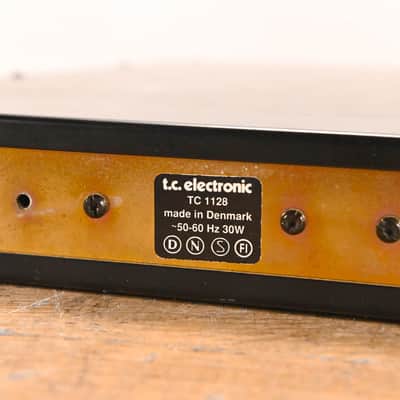 TC Electronic TC 1128 Programmable 28-Band Graphic EQ/Spectrum Analyzer CG01VQ4 image 10
