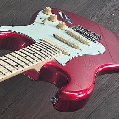 Tagima T-635 "S" Style w/Lace Sensor Pickups Includes Gtr Stand, Strap, Cable And Xtra Strings! image 6