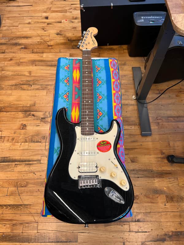 Squier Standard Stratocaster with Rosewood Fretboard 2008, Black Metallic image 1