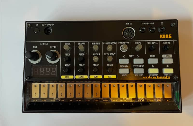 Korg Volca Beats Analog Rhythm Machine 2010s - Black image 1