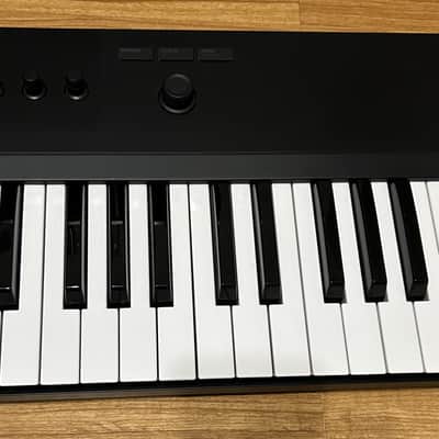 Native Instruments Komplete Kontrol A49 2018 - Present - Black image 3