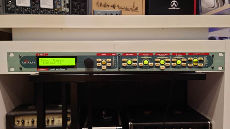 Antares AVP-1 Vocal Producer 2010s - Green image 1