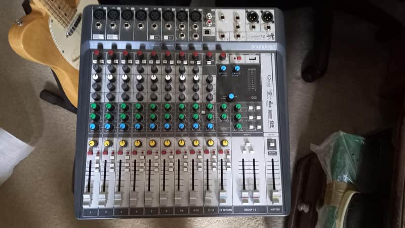 Soundcraft Signature 12