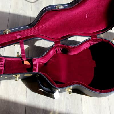 MARTIN "CEO-7 Custom & Special Editions, 00-14 Fret Slope Shoulder" HARDCASE image 18