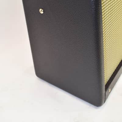 2022 Fender Fender Pro Junior IV SE LTD 15-Watt 1x10" Guitar Combo Amp, Black w/ Footswitch & Cover image 4