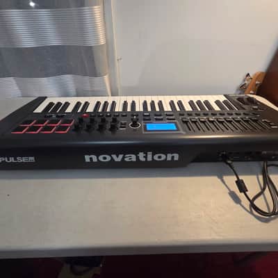 Novation Impulse 49 MIDI Keyboard Controller 2011 - Present - Gray image 2