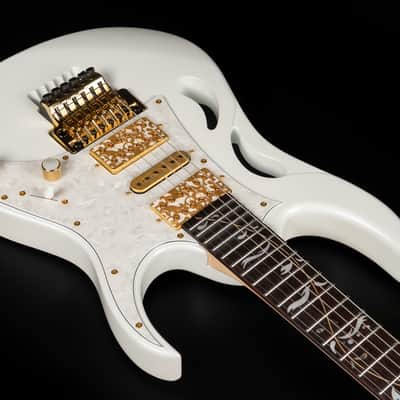 2024 Ibanez PIA3761-SLW Steve Vai Signature - Stallion White | Japan HSH DiMarzio Pickups Stainless Steel Frets Double Locking Tremolo 3.53kg | CoA OHSC image 8