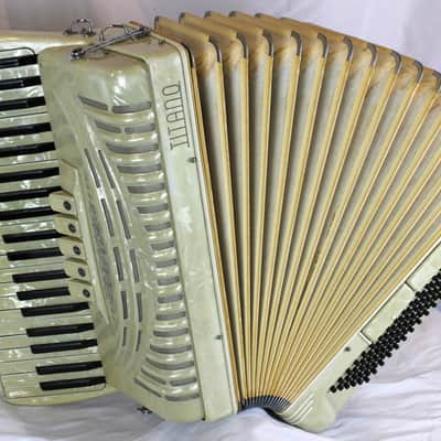 7740 - Cream Titano Mod. Special T447 Piano Accordion LMH 41 120 image 1